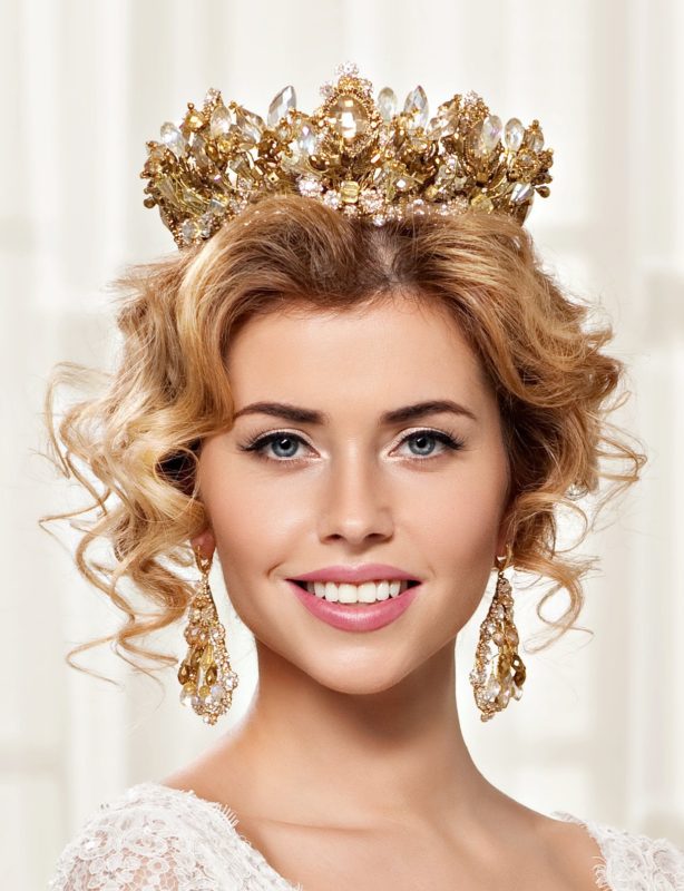 Hairstyle with crown