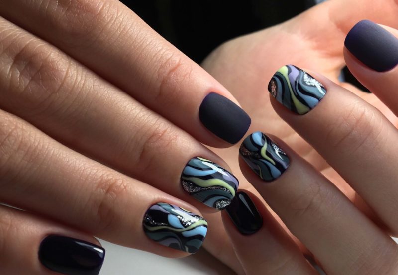 Abstract manicure