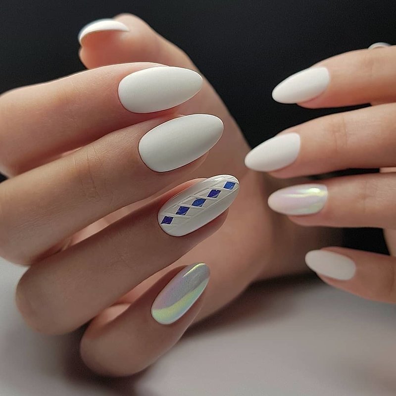 Business manicure with geometry.