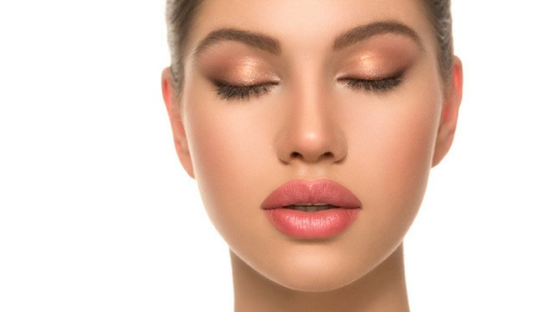 Lip augmentation with hyaluronic acid