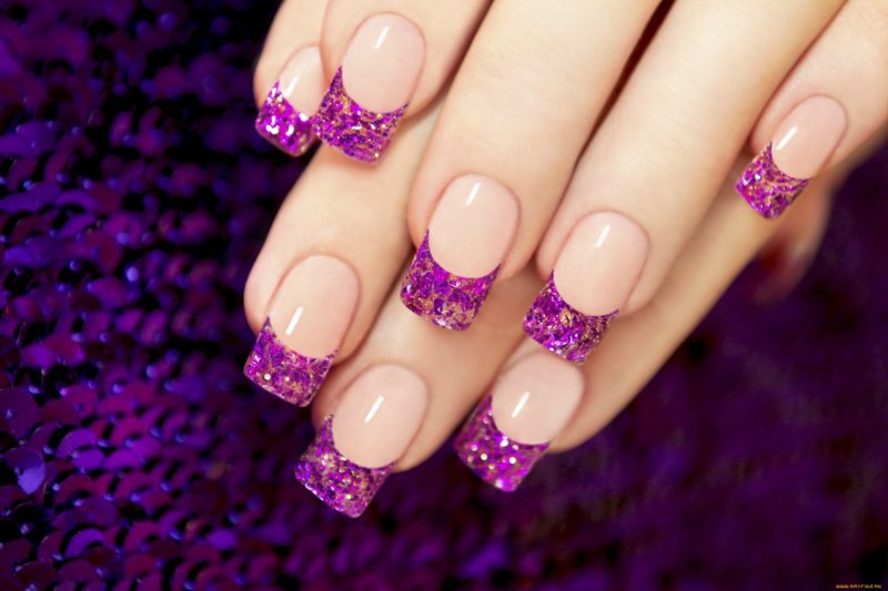 Sequined french manicure