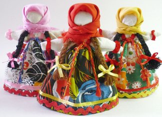 Amulets dolls