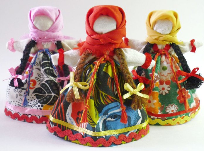 Amulets dolls