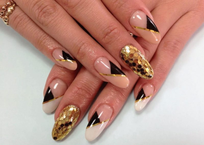 Golden geometry on long nails