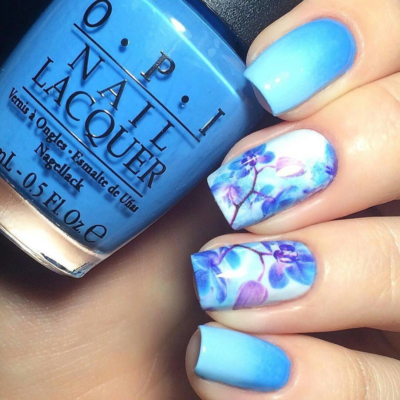 Fashionable manicure with a pattern