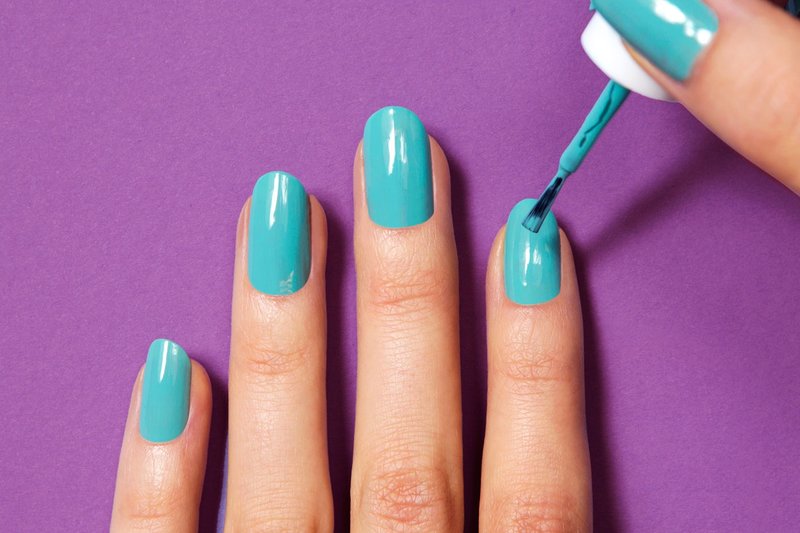 Solid nail design in turquoise