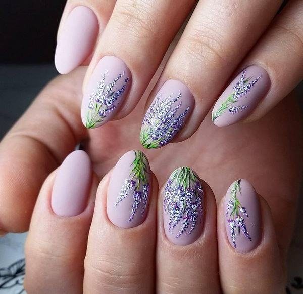 Gentle spring manicure