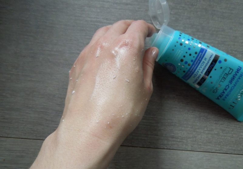 Peeling roll on hand