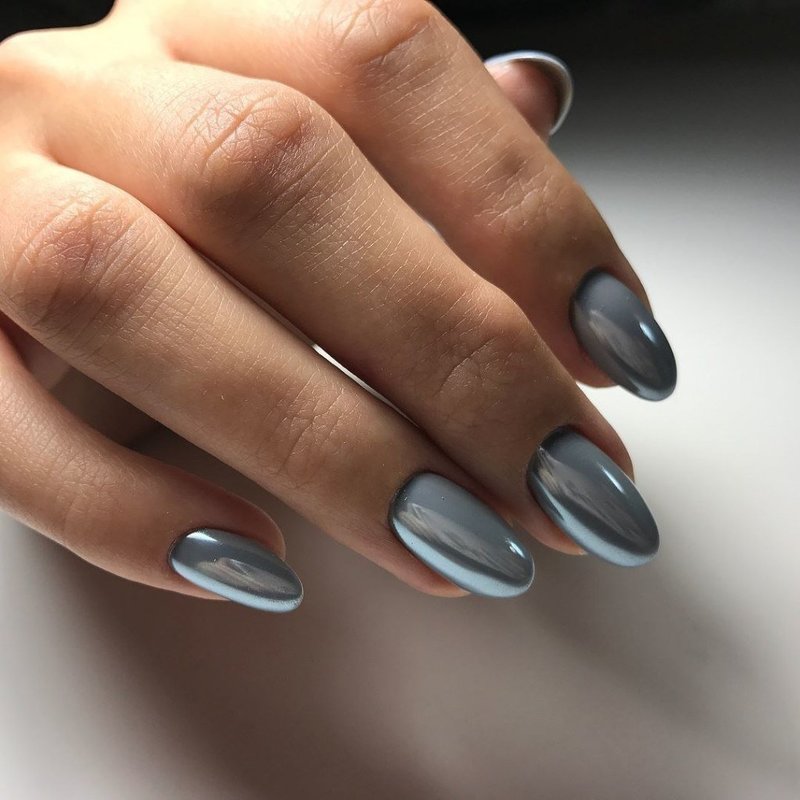 Metallic shellac nails