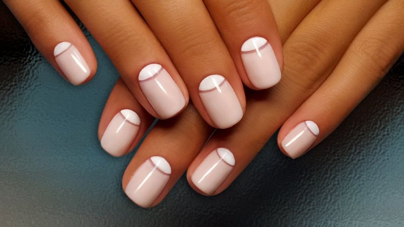 Nail manicure with holes