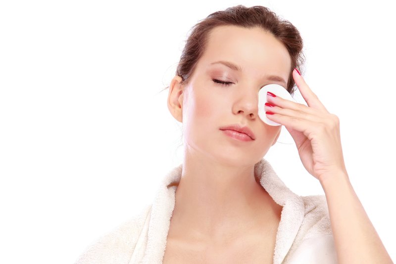 Removing makeup using a cotton pad