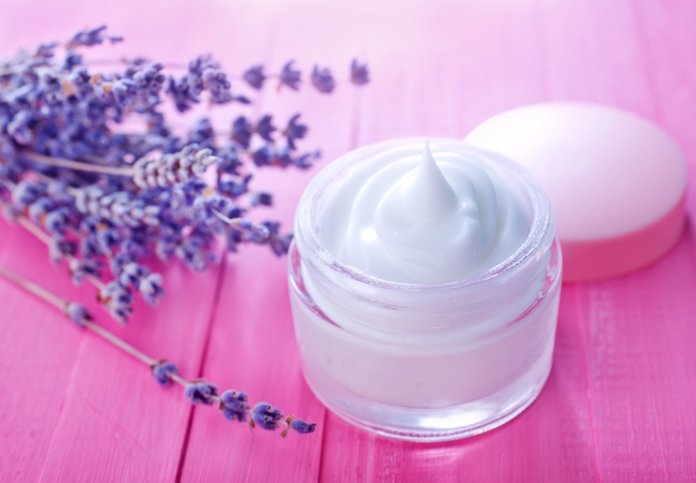 Face cream with retinol