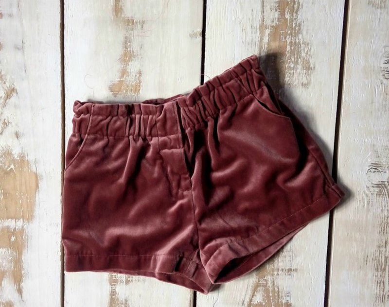 Velor Shorts Model