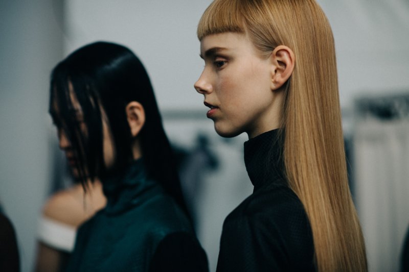 Ultra-short bangs girl combined with long hair