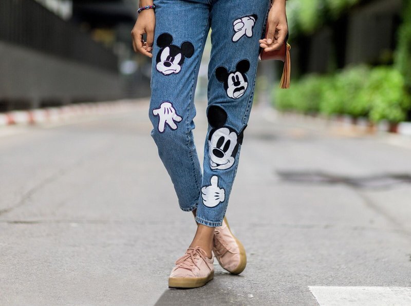  Jeans with additional decor: stylish looks