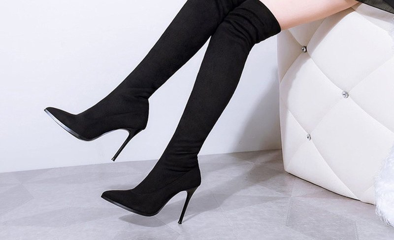 Pointed-toe high-heeled boots