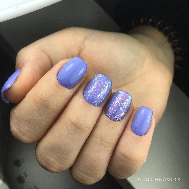 Glitter thin manicure