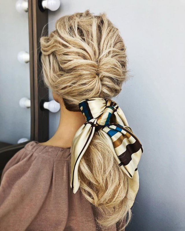 Evening hairstyle with a scarf