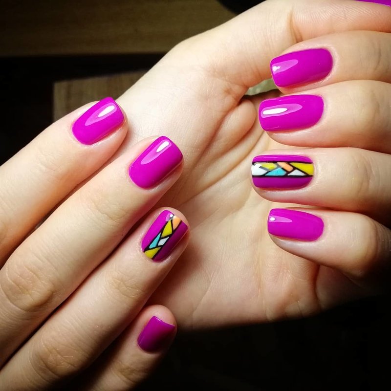 Fuchsia nails with mosaic design