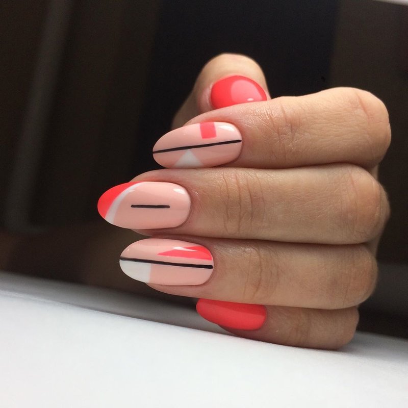 Light geometry on the nails