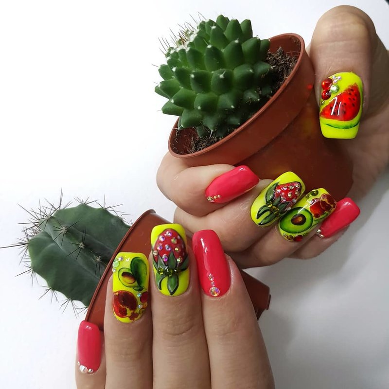 Bright manicure for years with fruit