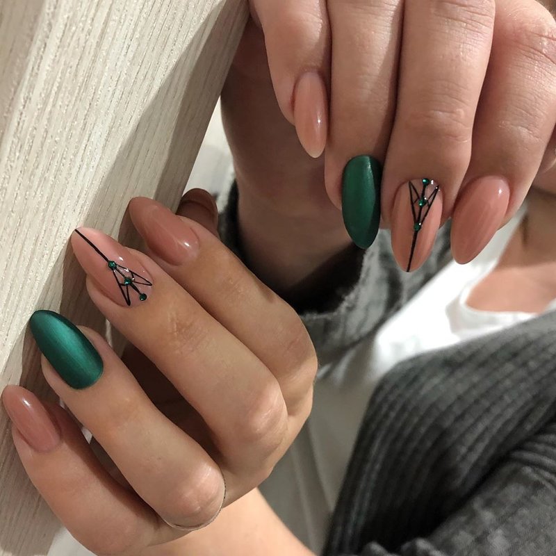 Emerald nails