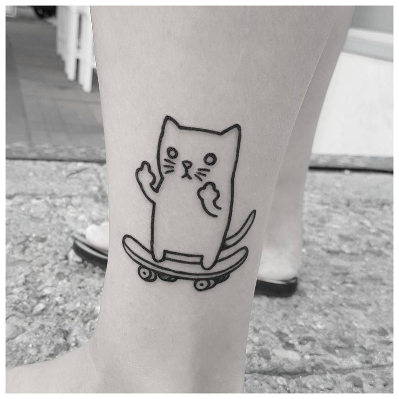 Hand tattoo cat