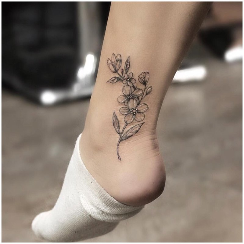 Delicate ankle flower