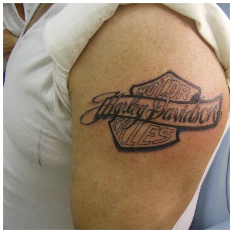 Tattoo-inscription of your favorite motorcycle brand