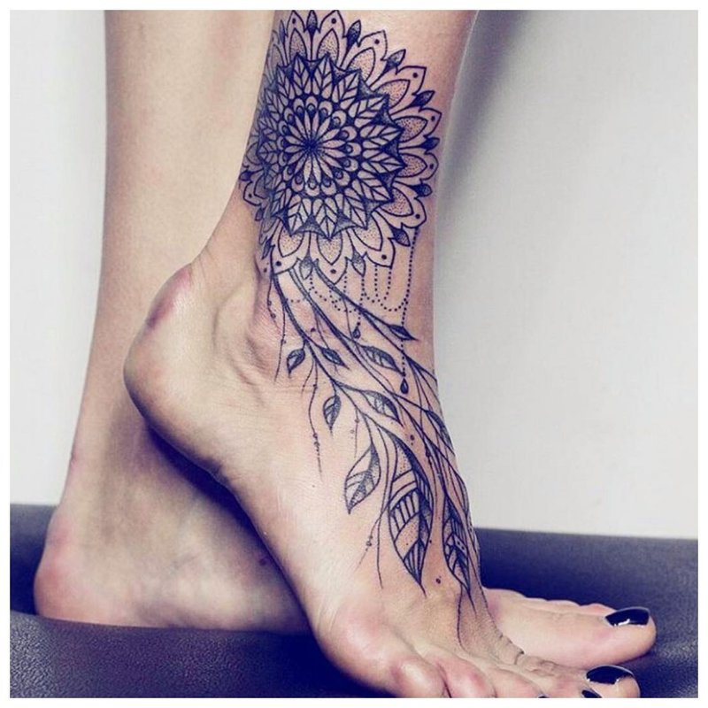 Dream catcher on the ankle and foot