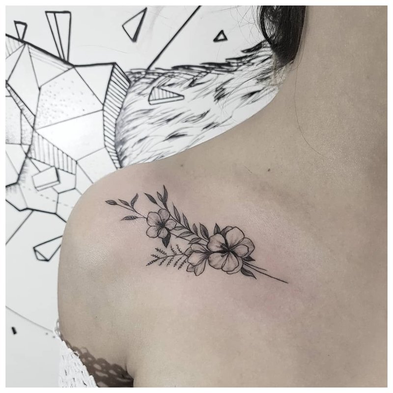 Tattoo clavicle