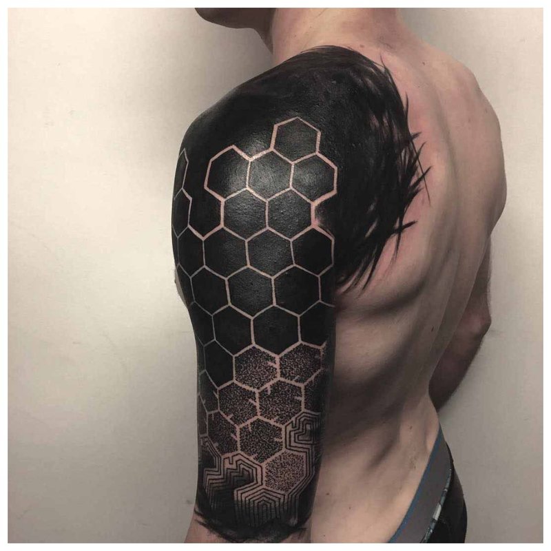 Blackwork with honeycombs