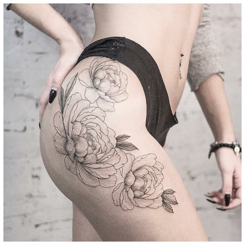 Neat flower on the hip