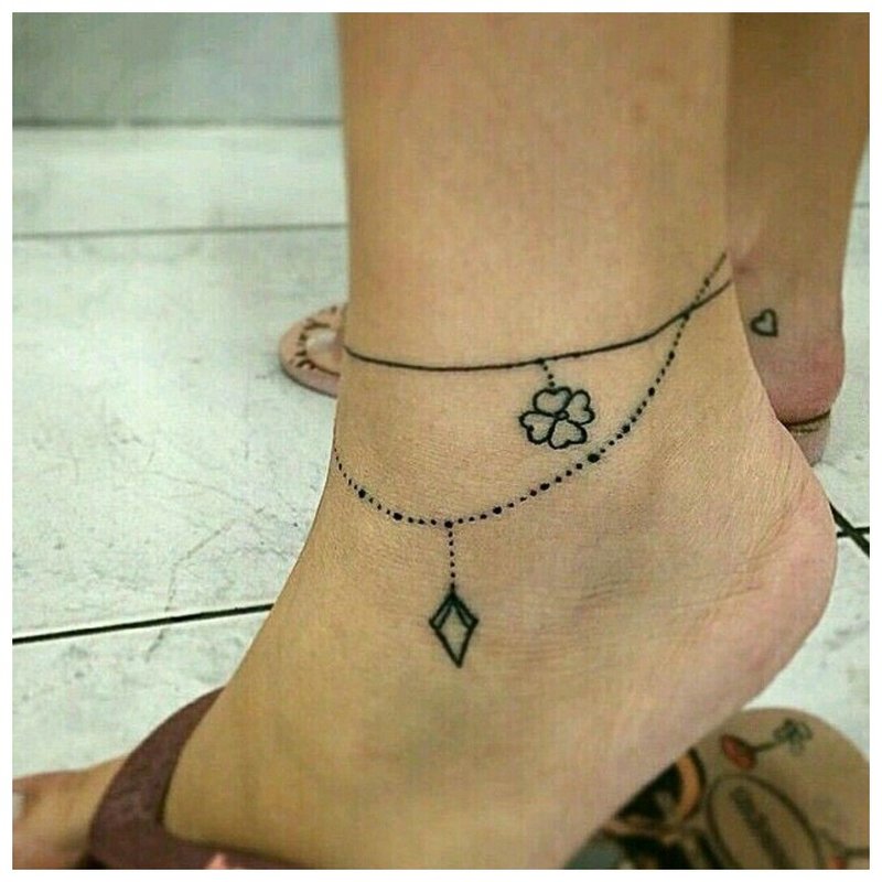 Double Ankle Chain