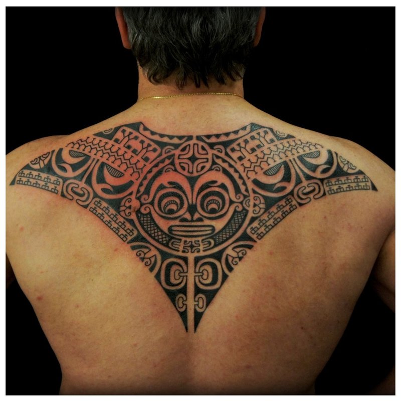 Style Polynesia on the back