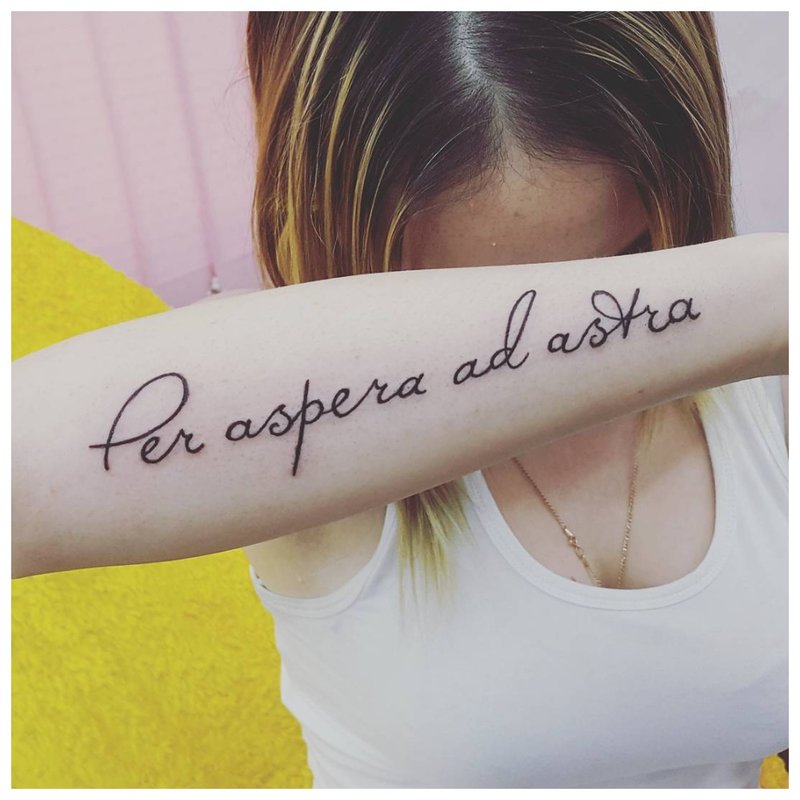 Italic font for tattoo.