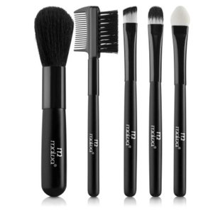 Makeup brushes