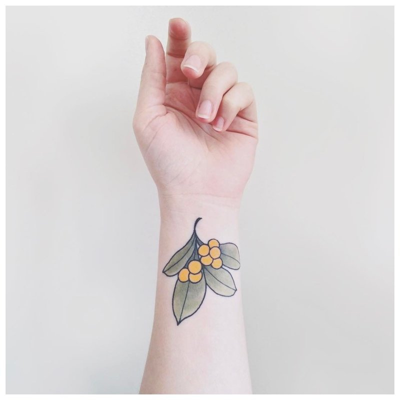 Leaf - tattoo on the wrist