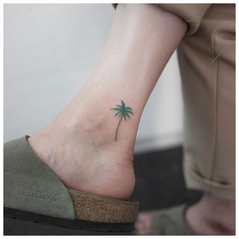 Tree tattoo on the leg