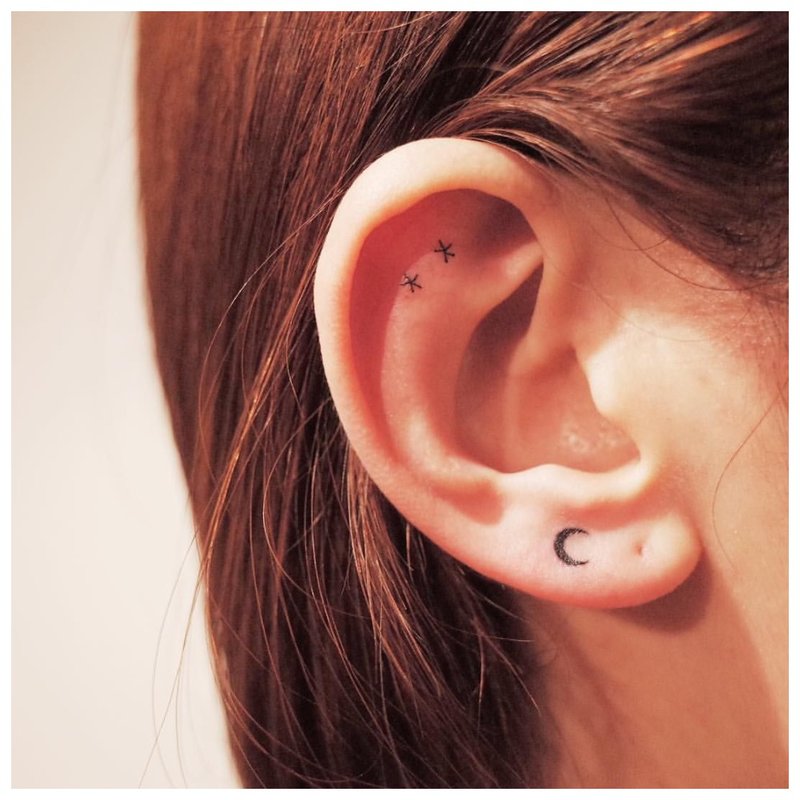 Tattoo on the auricle and lobe