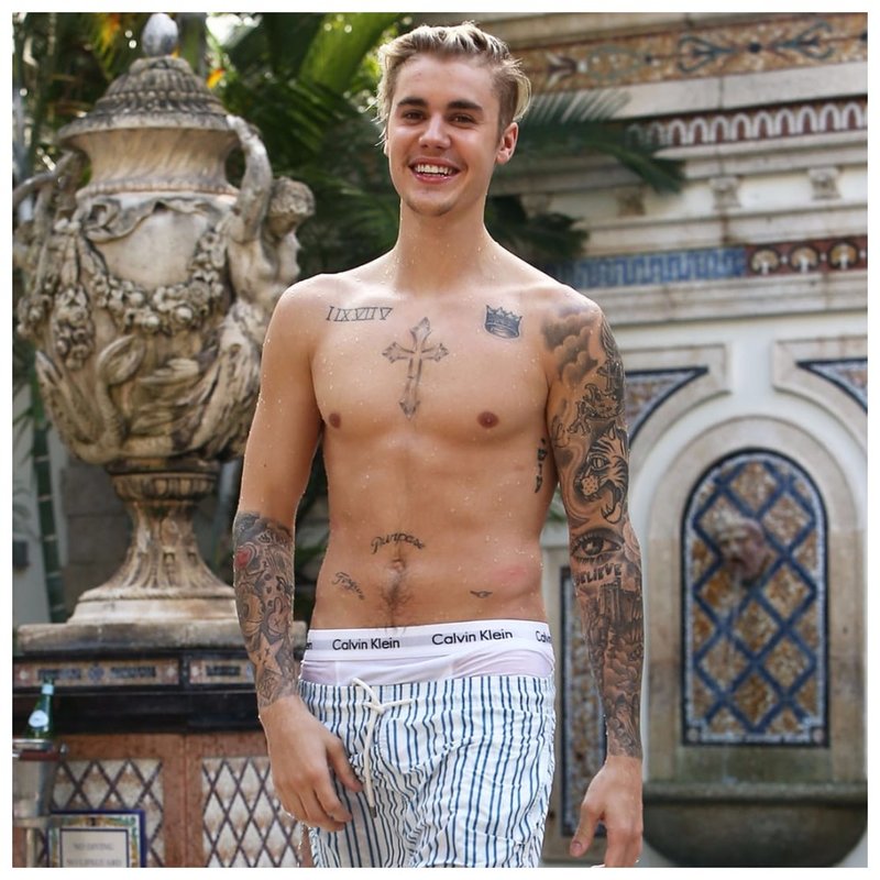 Justin Bieber - Tattoo on the chest